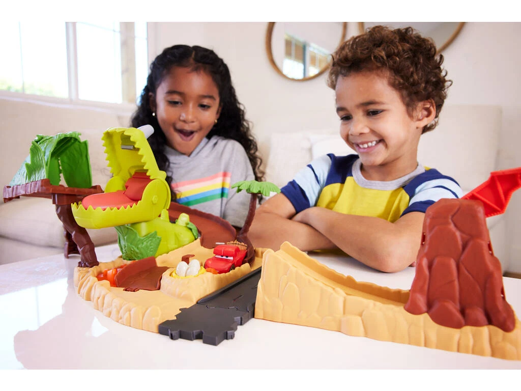 Disney Cars On The Road Parque De Dinosaurios Mattel HMD74 8 Disney Cars On The Road Parque De Dinosaurios Mattel HMD74 - Imagen 6