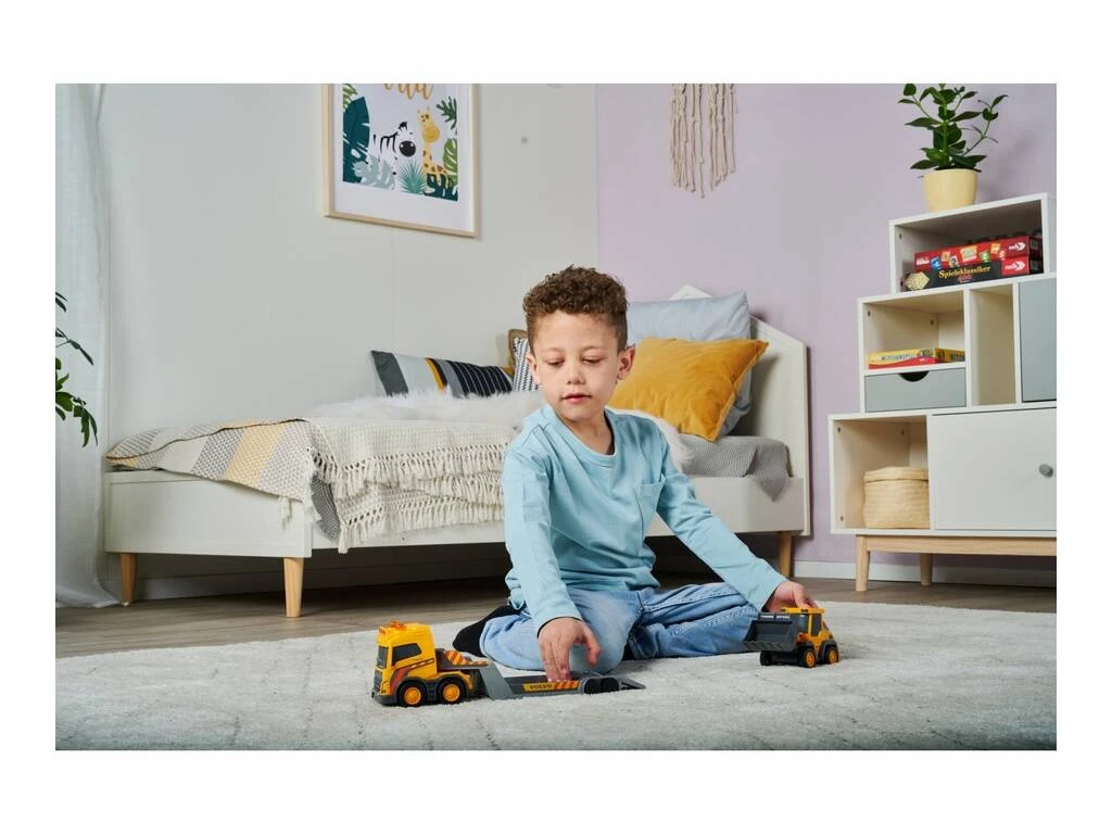 Trailer Volvo Con Excavadora Luz Y Sonido 32 Cm. Simba 203725008 9 Trailer Volvo Con Excavadora Luz Y Sonido 32 Cm. Simba 203725008 - Imagen 7